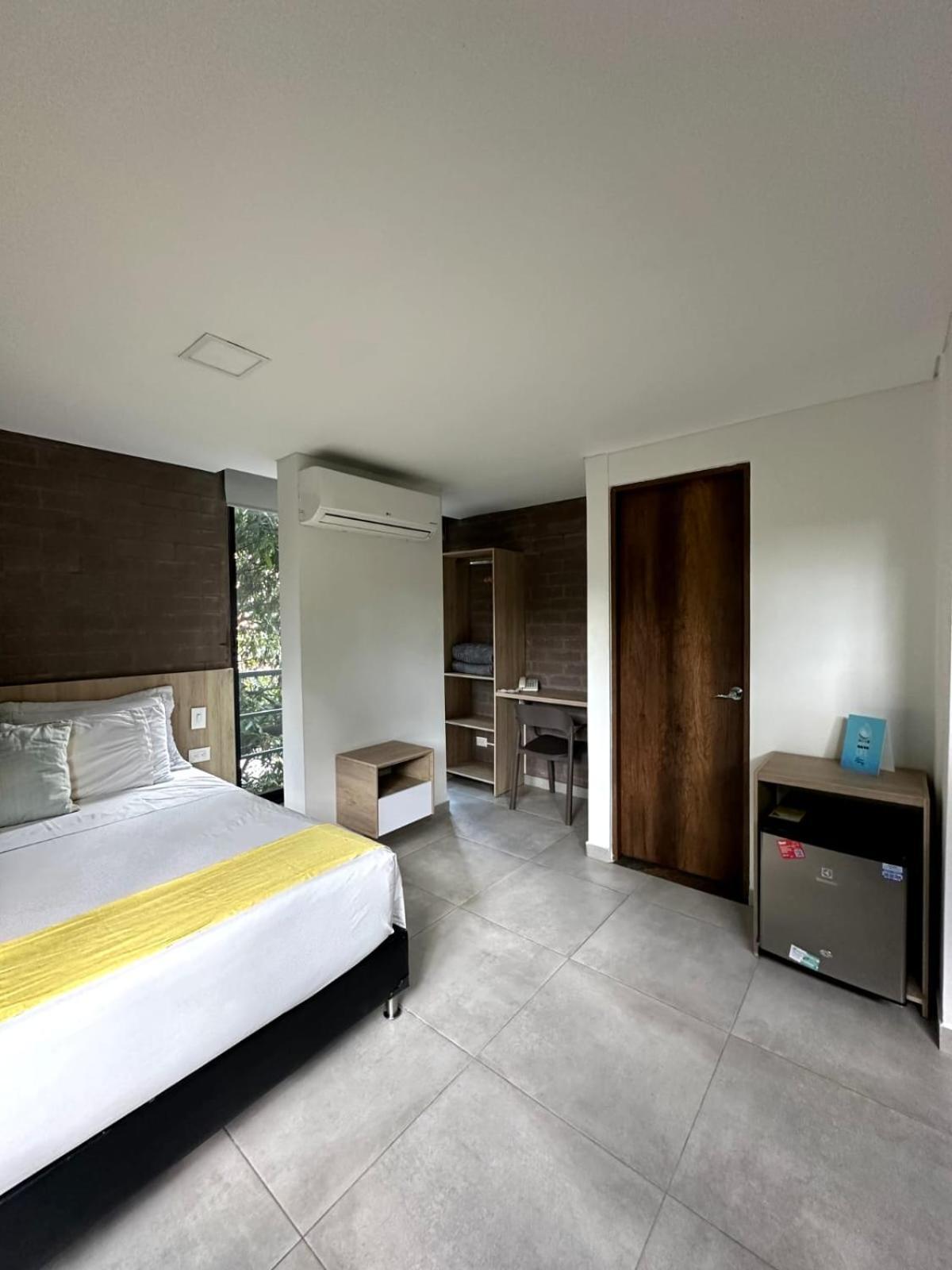 Zona Hotel 3*